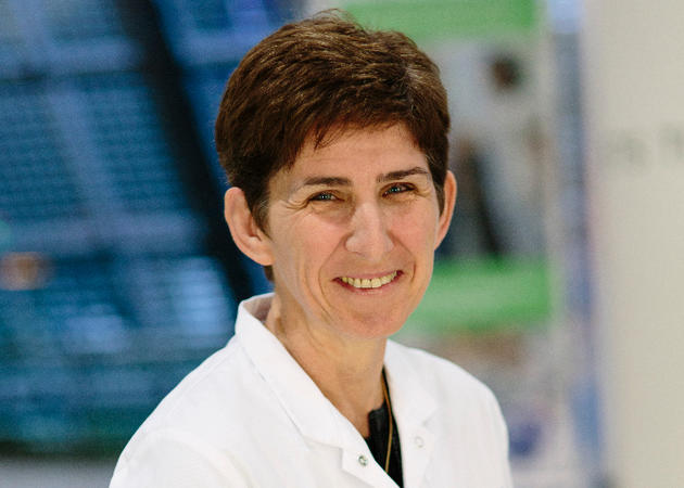 Dr. Anne-Marie Schelfhout
